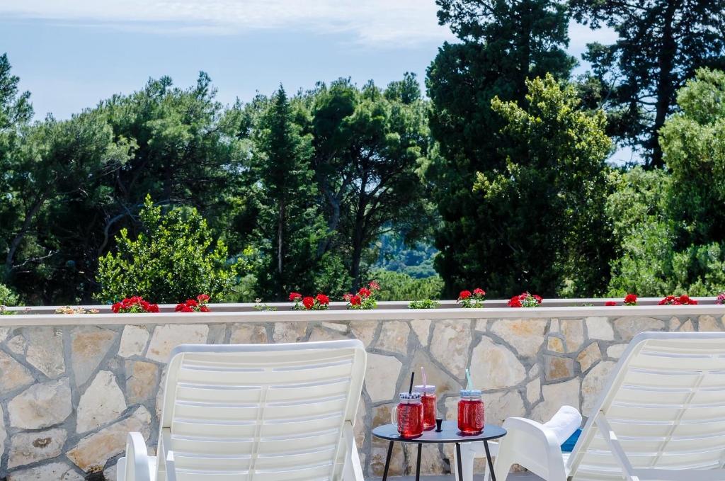 Terrace with outdoor dining